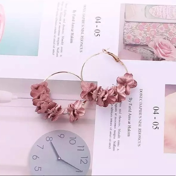 🔴𝟱/$𝟮𝟬🔴𝗖𝗟𝗘𝗔𝗥𝗔𝗡𝗖𝗘 Pink Earrings NEW - Picture 7 of 10